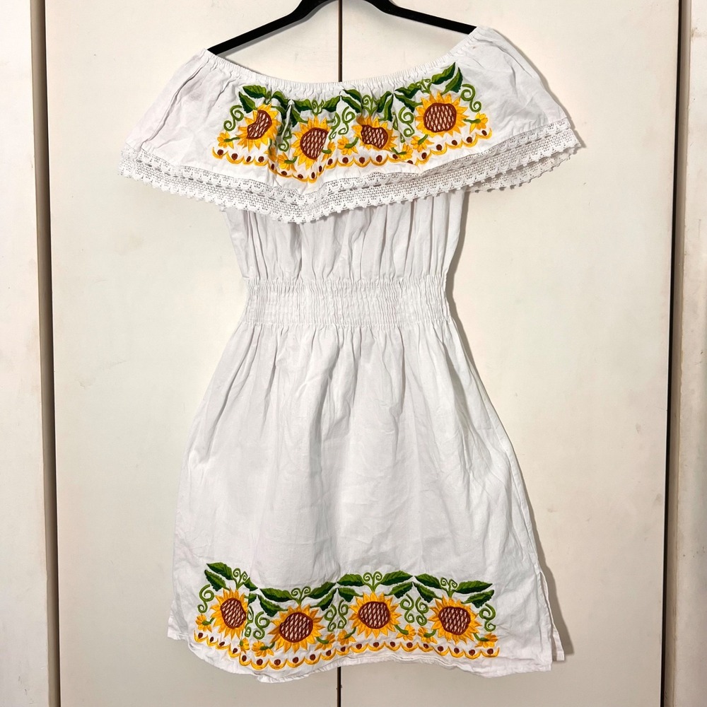 Vintage Boho Mexican Traditional Dress Size S Sunflower Embroidered Oaxacan - Picture 2 of 11